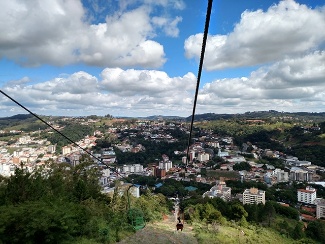 Passear de Teleférico em Serra Negra - SP